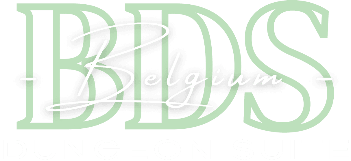 Beige Minimal Personal Make Up Artist Logo-3